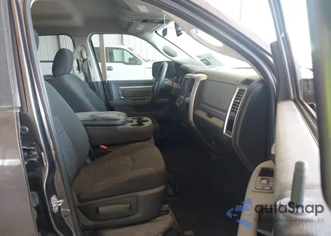 2019 Ram 1500 Classic Warlock 4X2 6'4 Box z USA, uszkodzony, nr VIN 1C6RR6GG4KS676176